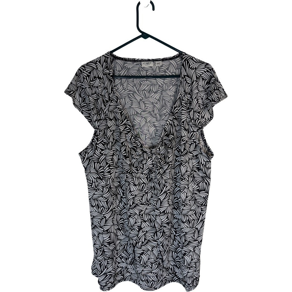 Cato Woman Blouse Plus 22/24W Black White Abstract Print V-Neck Cap Sleeve Top - Picture 1 of 12